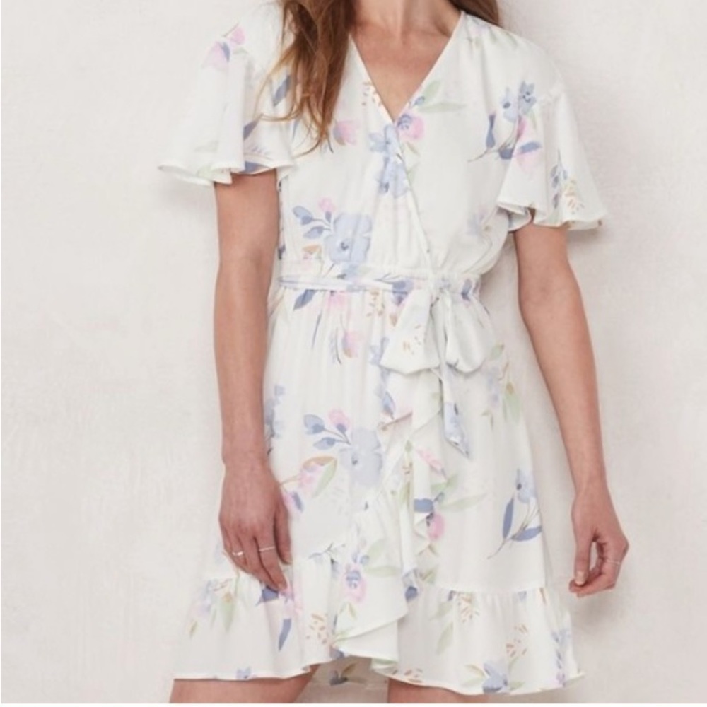 🦋 LC Lauren Conrad White Floral V-Neck Flutter Sleeve Faux Wrap Mini Dress XS